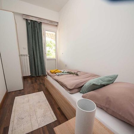 Apartman Mjeda 카스타브 외부 사진